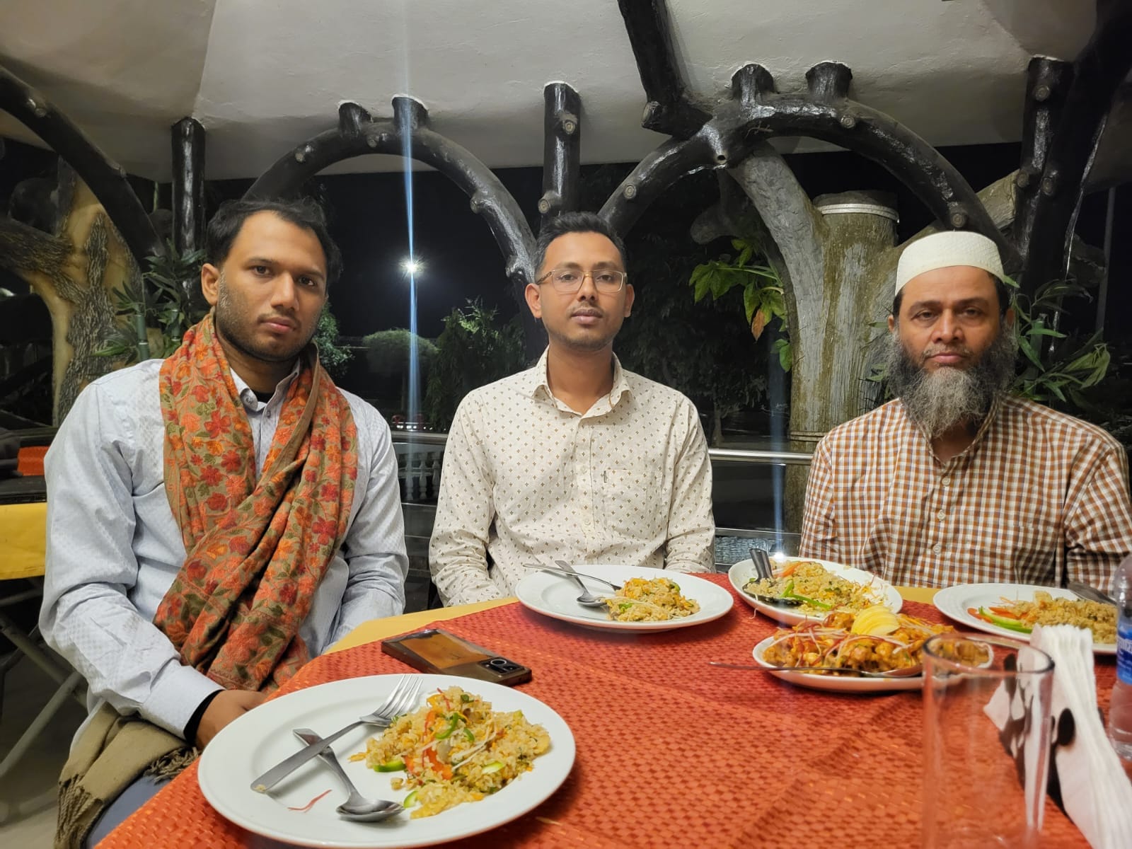 ভিত্তি হীন নেতৃত্ব